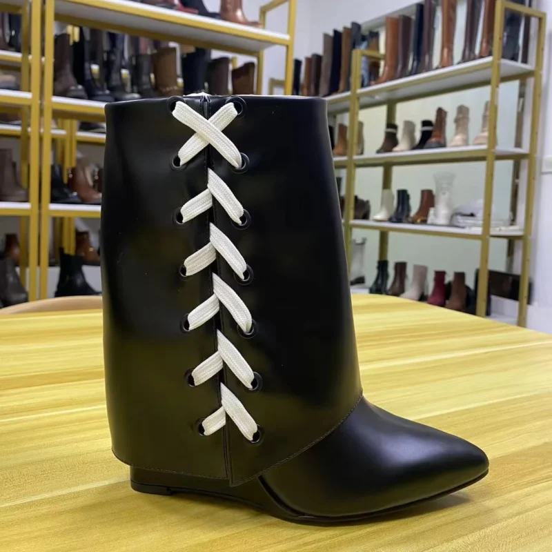 Luxurious Women's Waterproof Anti-Slip Leather Boots Lace-Up Closure Odorless Closed Toe Design for Autumn