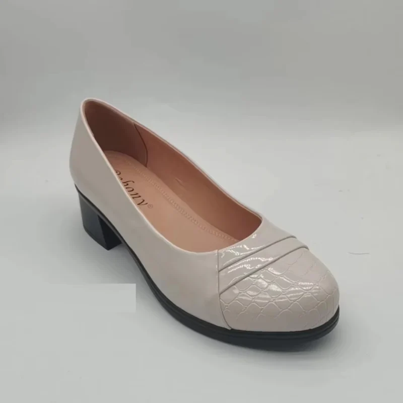 Wholesale Leather Outdoor Thick Short Strap Heel Shoes Comfortable and Casual Women's Heel Shoes