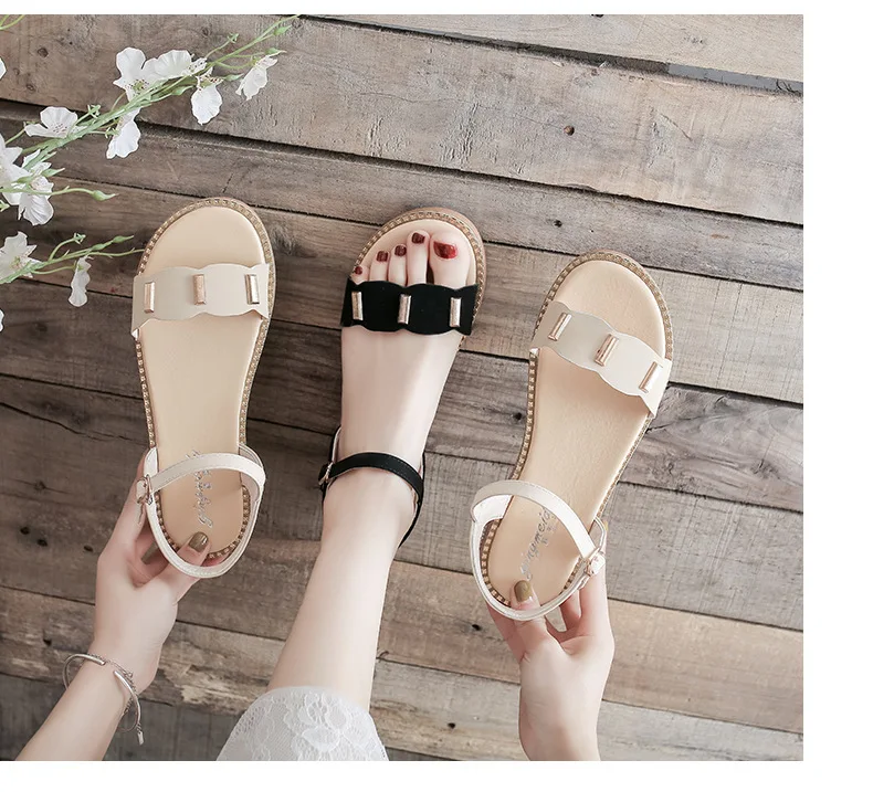 Fashionable Comfortable Open Toe Strap Sandals for Women Summer Outdoor Flat Sandals with Breathable Feature