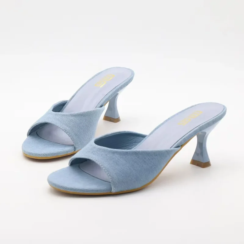 Wholesale Summer Female Fashion Convenient Casual Flip-Flop High Heel Sandals Open Height Increasing for Ladies Spring Season