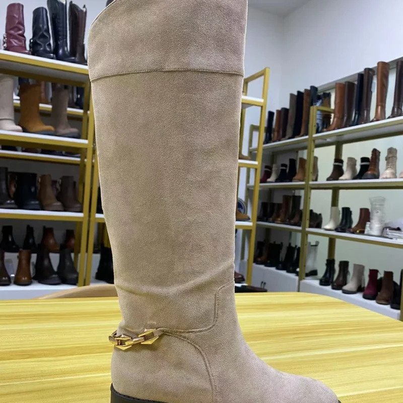 Factory Direct Comfortable Women's Mid-Length Leather Boots Toe Low Heel Slip-On Closure Waterproof for Autumn/Winter Season